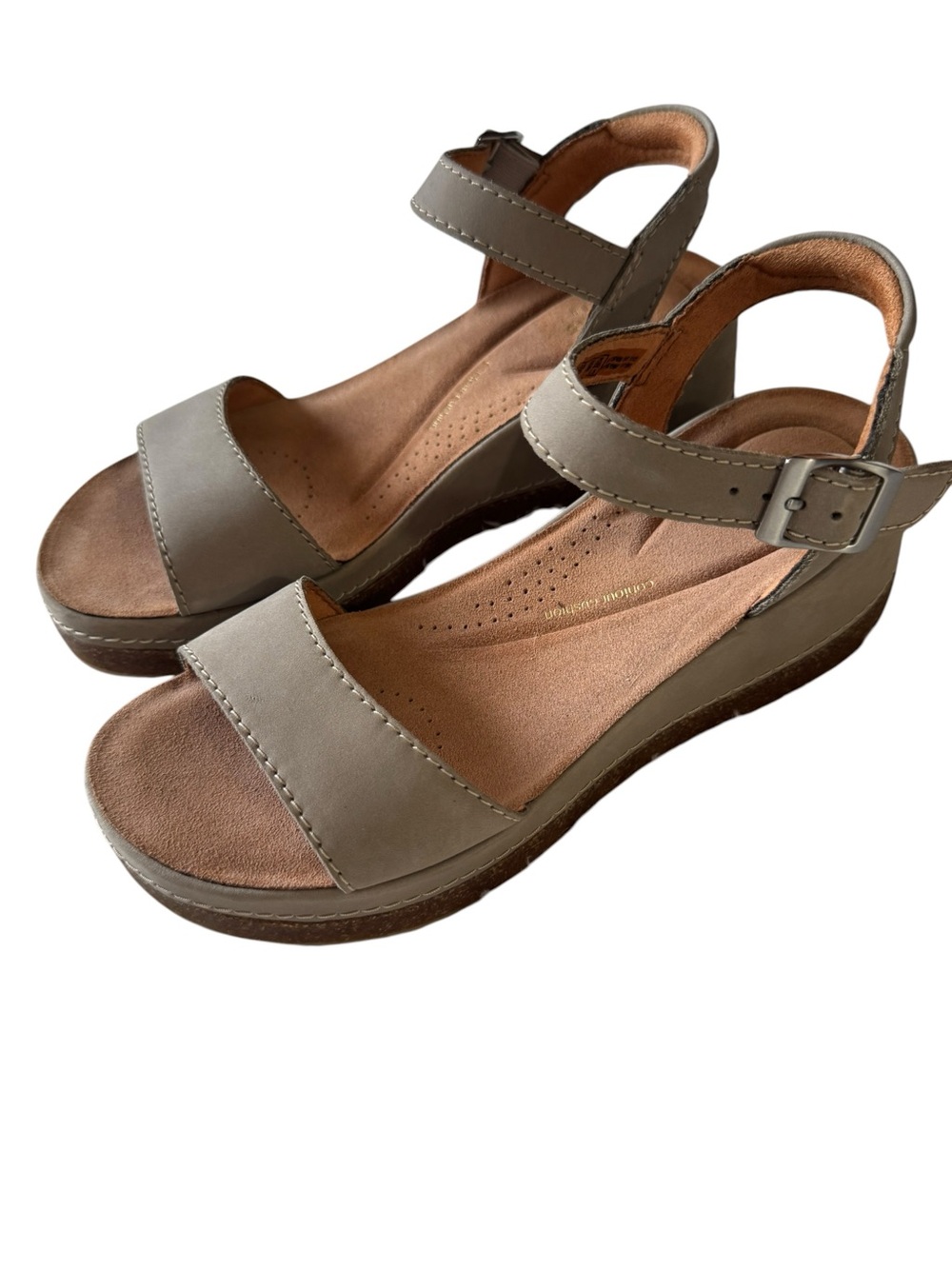 Clarks Kassanda Lily Wedge Sandals in Stone Nubuck Taupe Leather Size 7.5 NWOB